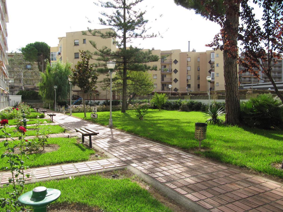 Apartamentos Hesperia Palmyra 萨洛 外观 照片